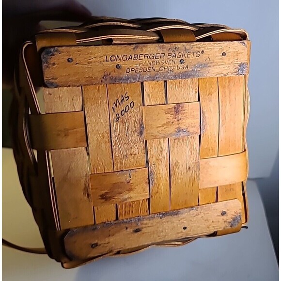 Vintage 2000 Longaberger Handled Basket Medium 10" Diameter X 9" Deep - Picture 7 of 9